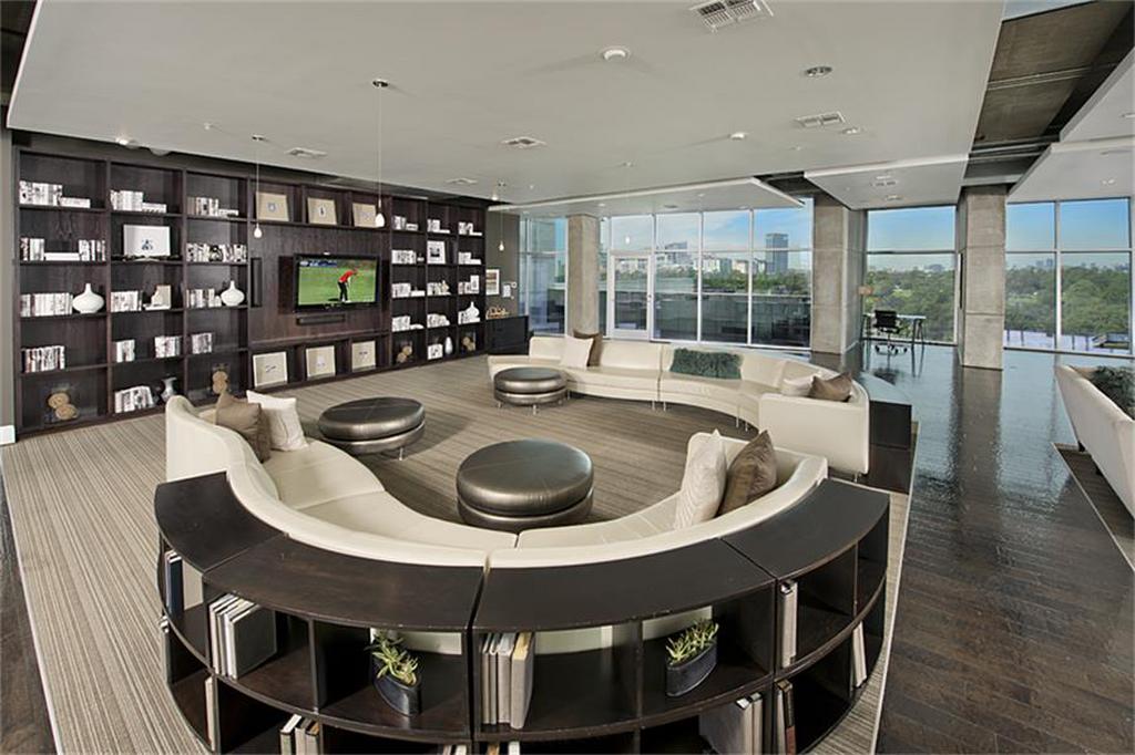 Luxury Lounge
